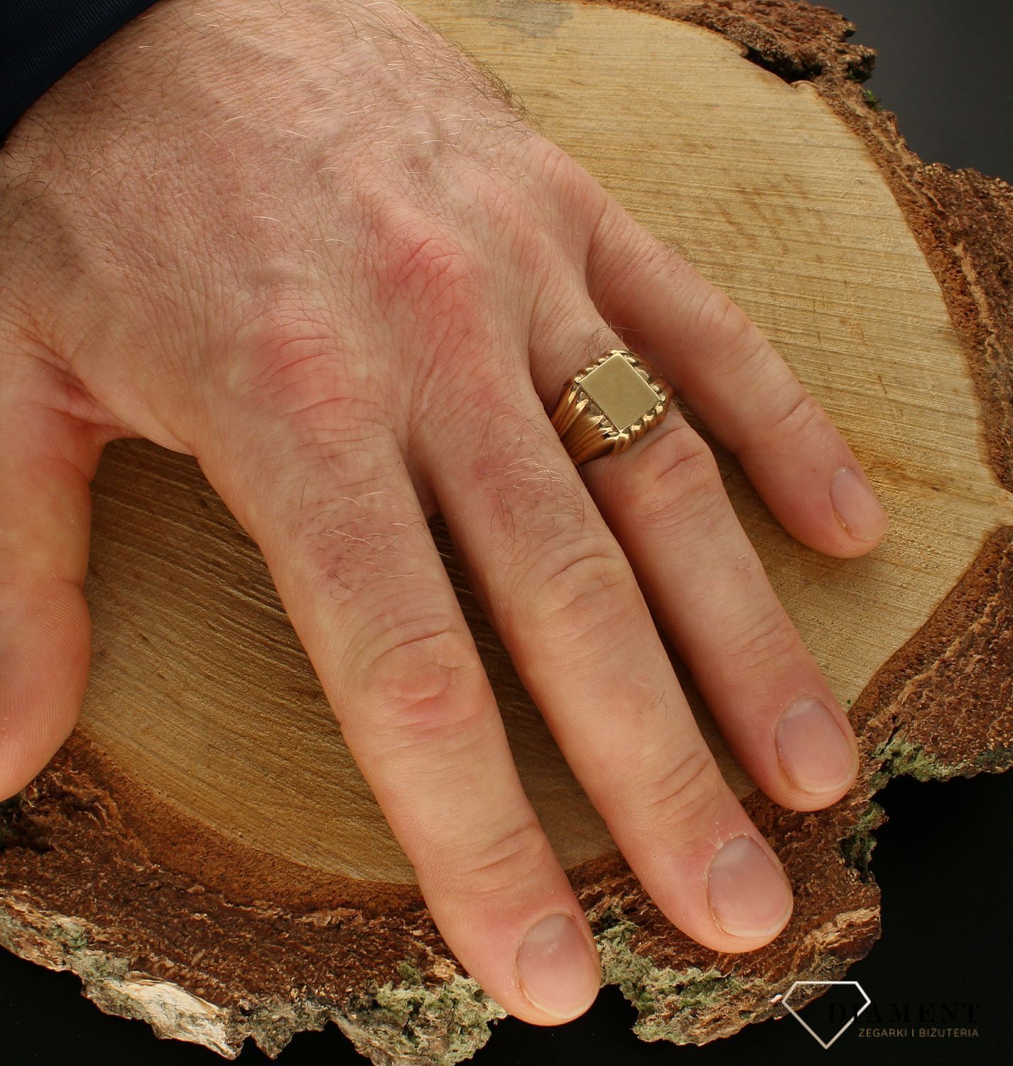 Złoty sygnet 33 z ozdobnymi nacięciami DIA-PRS-8870-333.jpg
