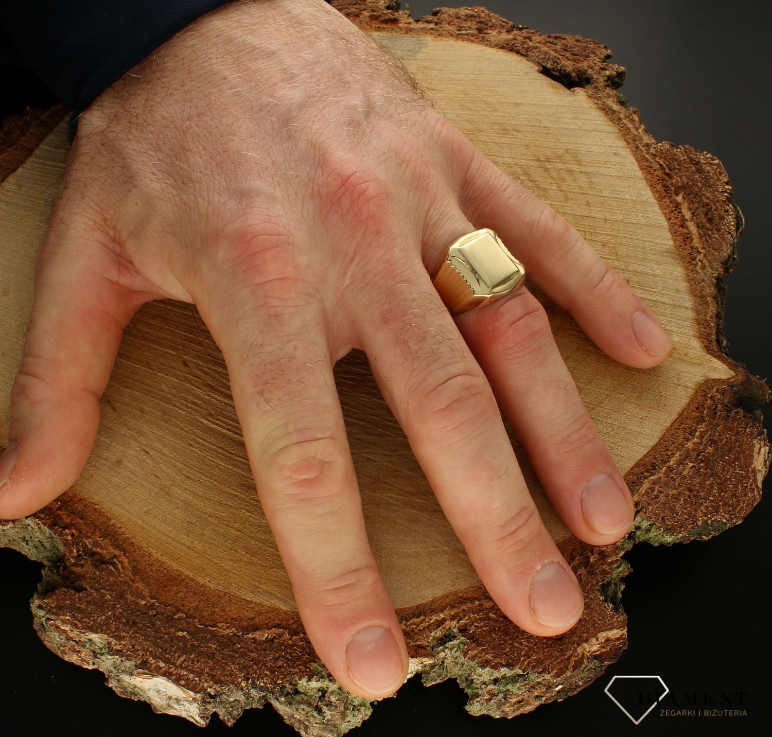 Złoty sygnet 585 z ozdobnymi nacięciami DIA-PRS-8875-585.jpg