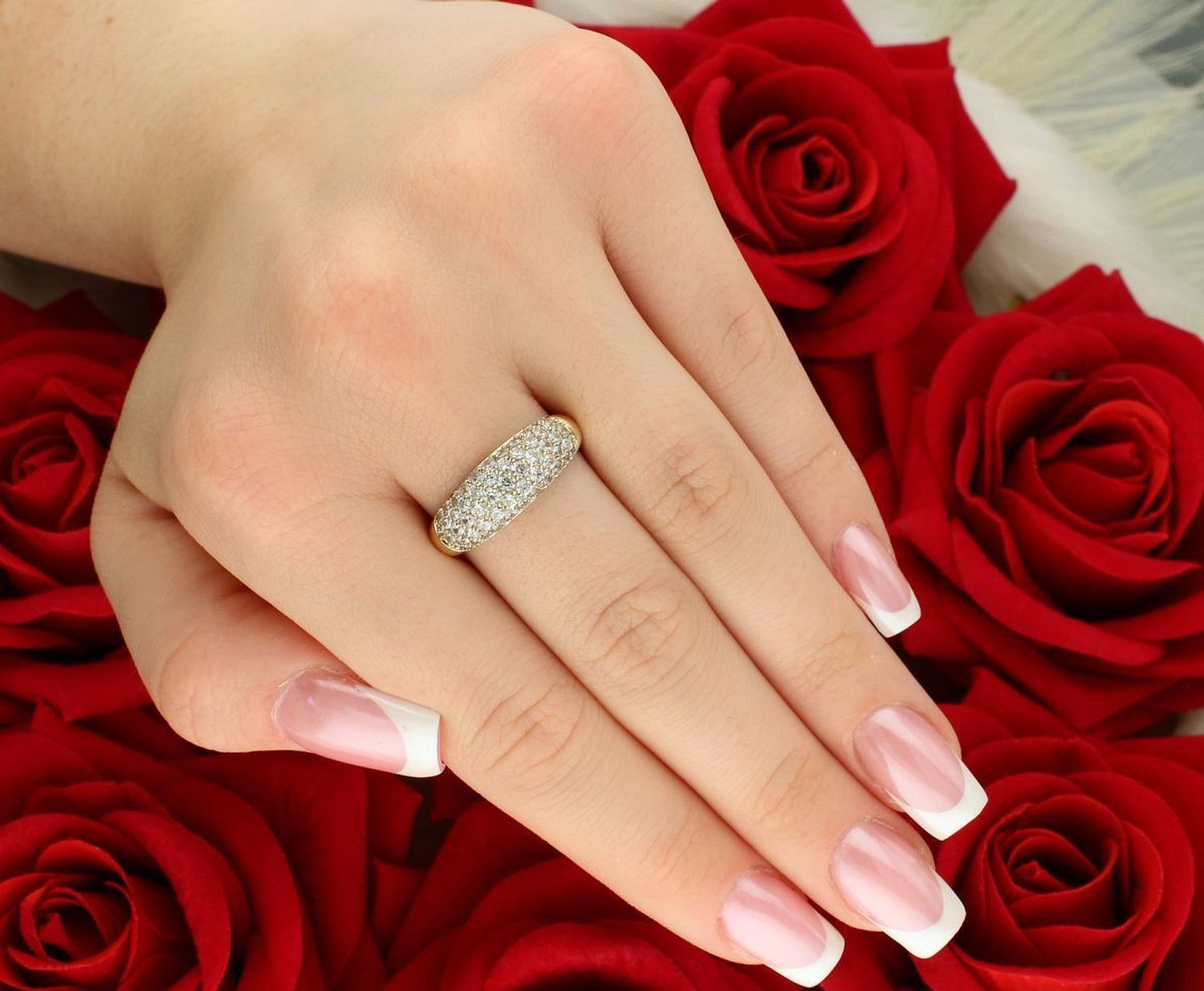 Złoty pierścionek damski 585 DIA-PRS-8889-585 z białymi cyrkoniami. Rozmiar 17, waga 3,67 g. Klasyczna elegancja i piękny blask – idealny na prezent.1.jpg