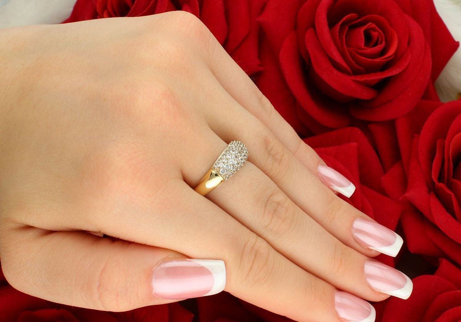 Złoty pierścionek damski 585 DIA-PRS-8889-585 z białymi cyrkoniami. Rozmiar 17, waga 3,67 g. Klasyczna elegancja i piękny blask – idealny na prezent.1.jpg