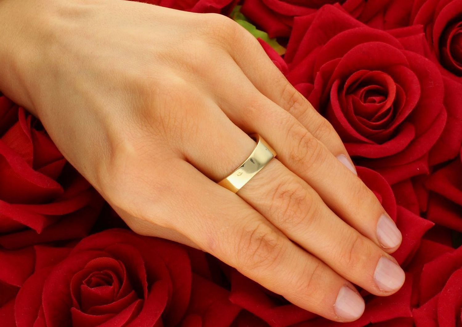 Złoty pierścionek szeroki droga grecka próba 585, DIA-PRS-8921-585. Złoty pierścionek z motywem greckim dodatkowo ozdobiony cyrkonią to doskonały wybór dla osób, które cenią klasyczne 2.jpg