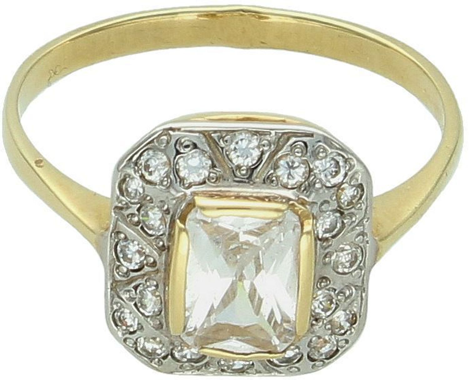 Złoty pierścionek damski próby 585 z prostokątnym elementem o wymiarach 1,2x1,3 cm zdobionym cyrkoniami. Szerokość szyny 2 mm, waga 3,40 g. Model DIA-PRS-8930-585 – nowoczesna elegancja.1.jpg