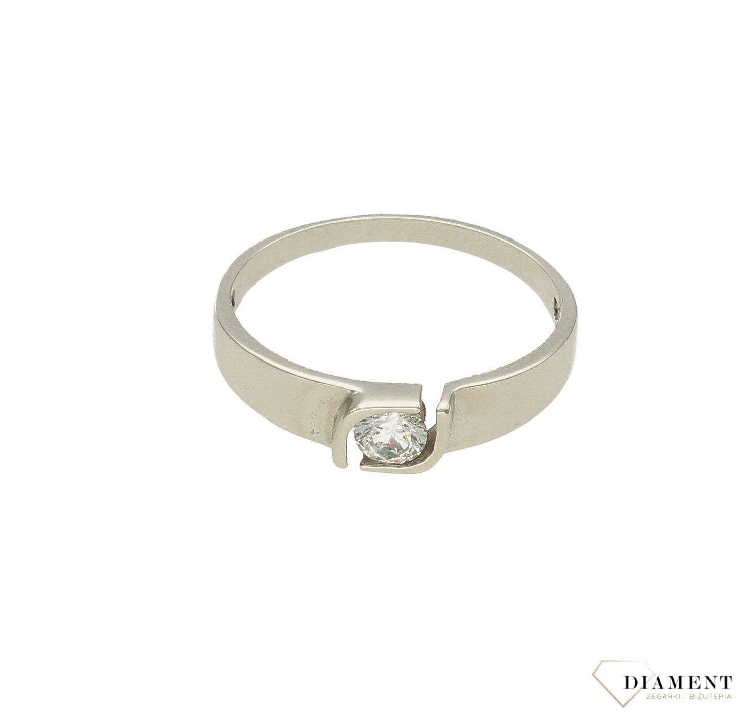 Złoty pierścionek zaręczynowy białe złoto 'Nieprzemijająca miłość' DIA-PRS-9148-333. Prezent podkreśli piękno wyjątkowych momentów zaręczyn, rocznic, jubileuszy. Darmowa dostawa..jpg