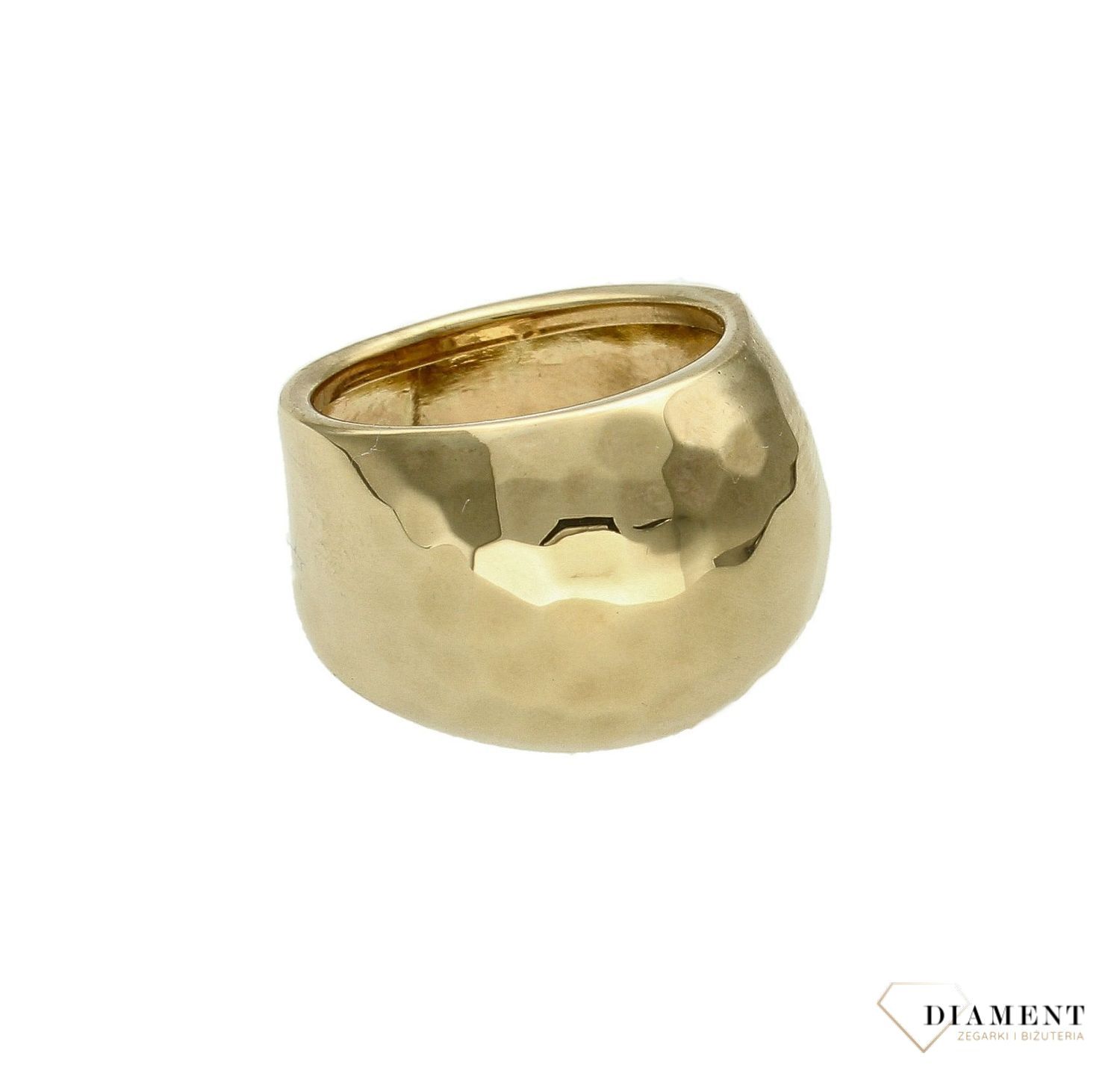 Złoty szeroki pierścionek 333 Grawerowany wzór DIA-PRS-9157-333. złoty pierścionek w nietypowej odsłonie świetnie się sprawdzi n (4).jpg