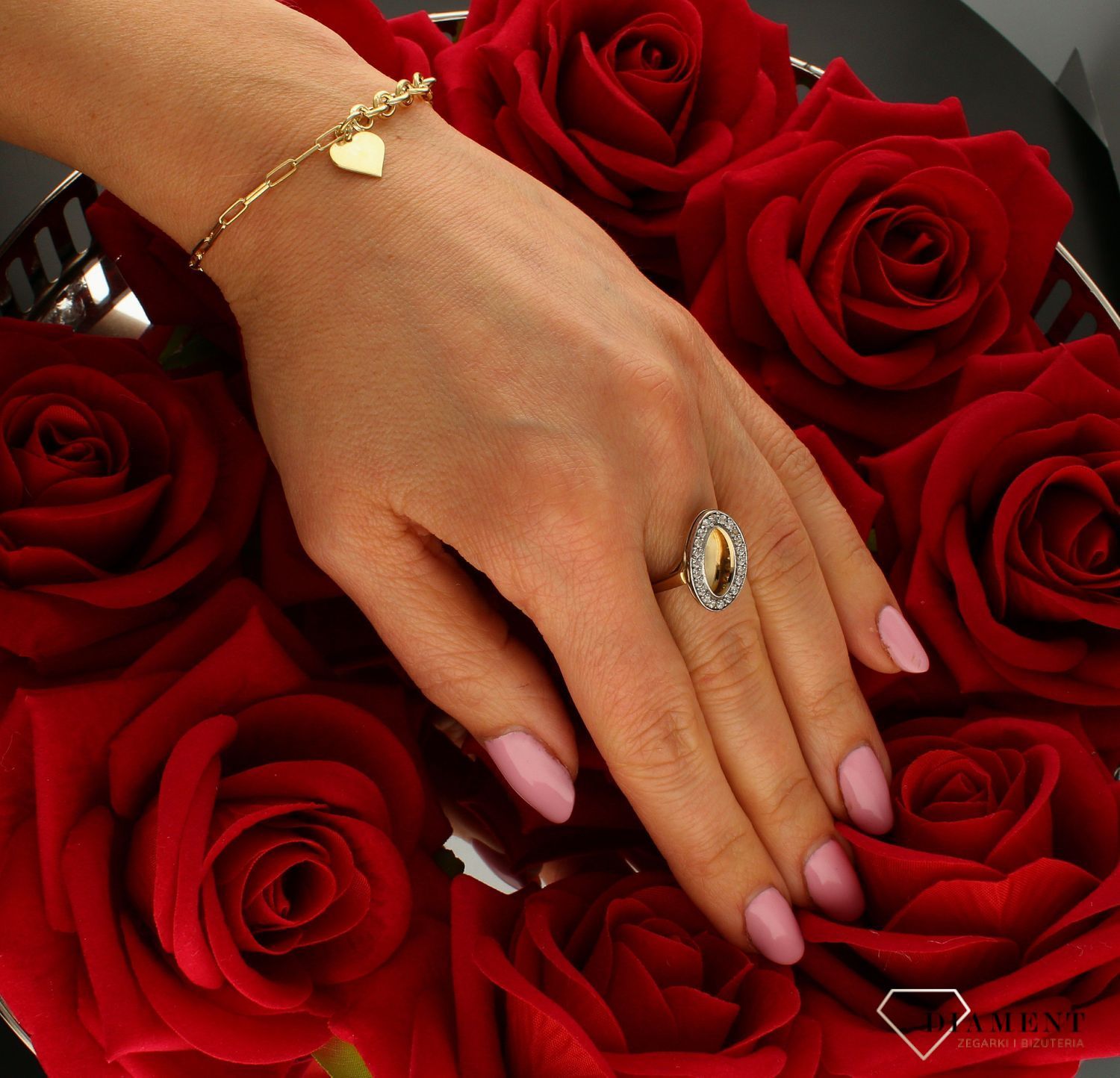 Złoty pierścionek damski 333 owalne oczko “Złote lustro” DIA-PRS-9162-333.  Złoty pierścionek nowoczesnej odsłonie świetnie się.jpg