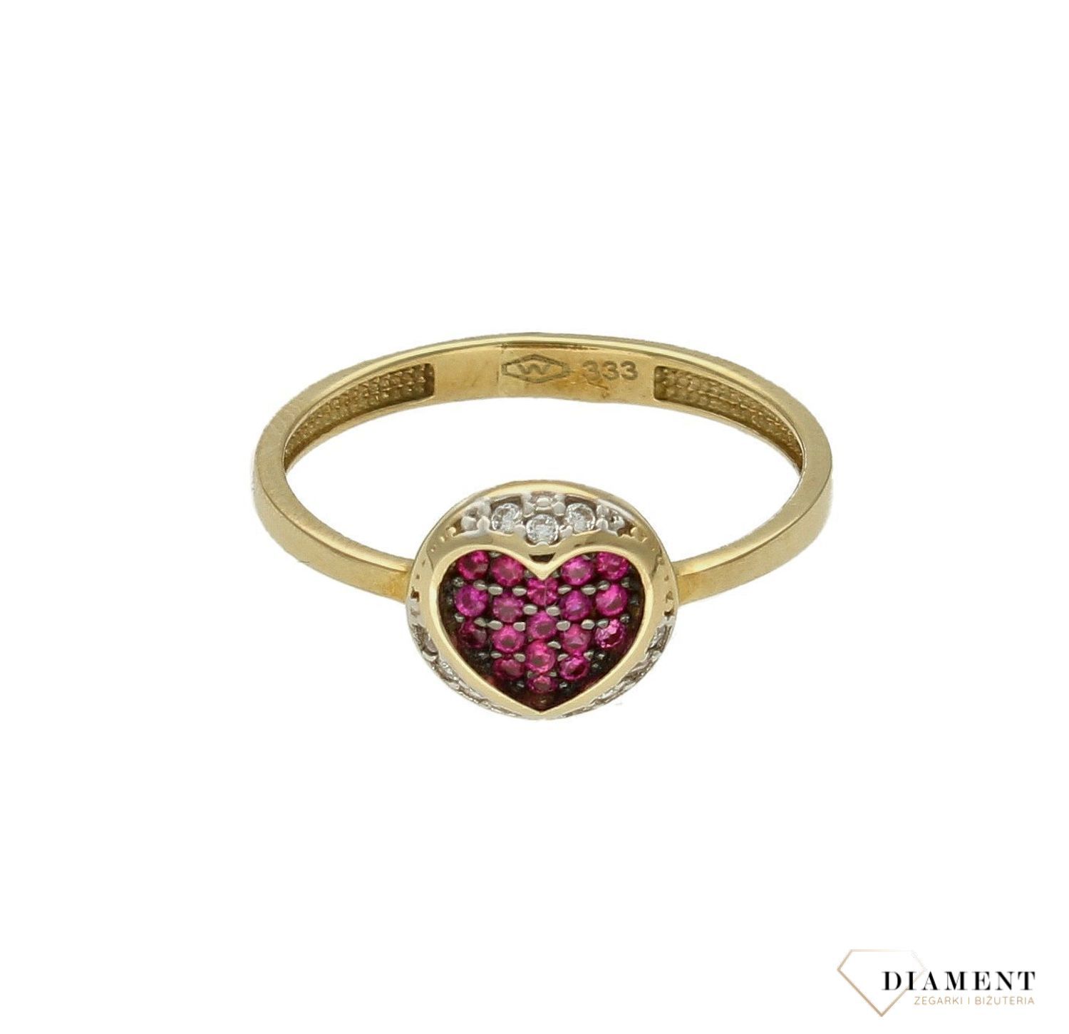 Złoty pierścionek damski 333 “Czerwone serce” DIA-PRS-9168-333.  Podaruj bliskiej osobie pierścionek z przepięknym symbolem mił (3).jpg