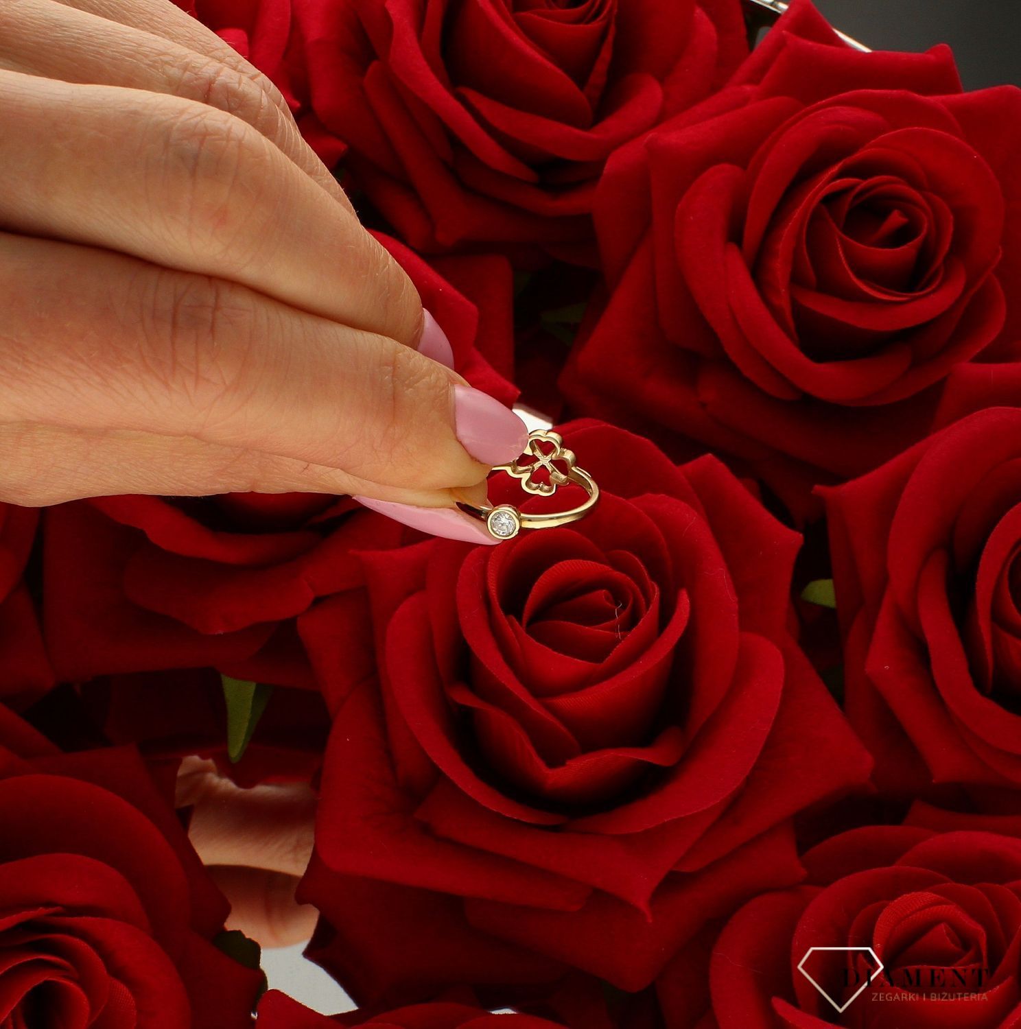 Pierścionek złoty damski 333 dwustronny 'Koniczynka i cyrkonia' DIA-PRS-9171-333.  Prezent z symbolem szczęścia podkreśli piękno.jpg