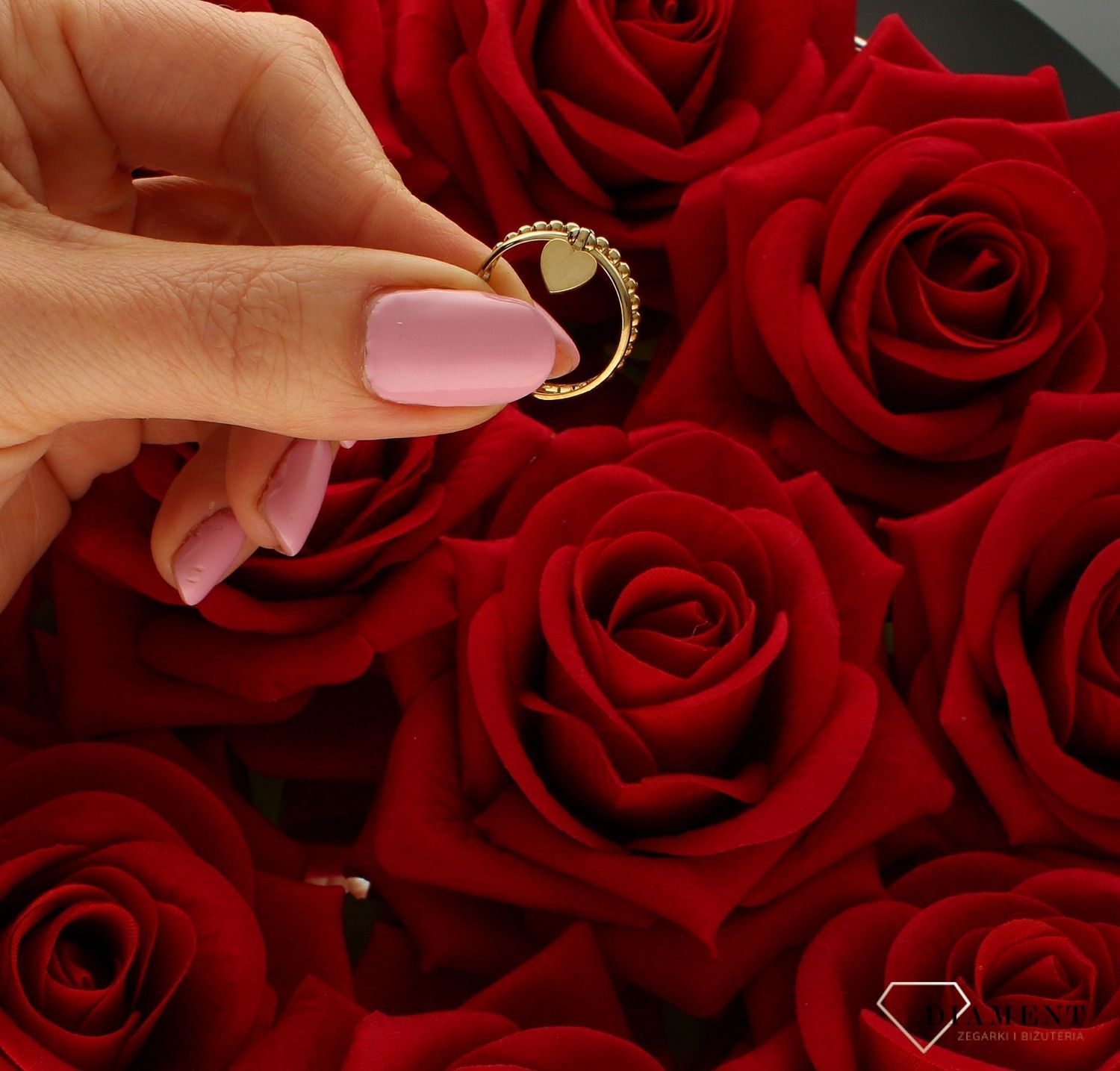 Złoty pierścionek damski 333 “Wiszące serce” DIA-PRS-9177-333. Pierścionek złoty z zawieszką. przepiękny pierścionek podkreśli p (4).jpg