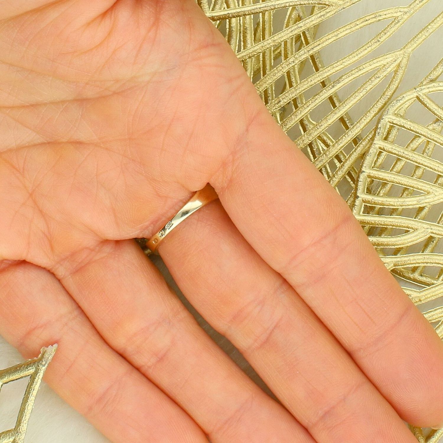 Złoty pierścionek damski fala z białym złotem 333 – cyrkonie, rozmiar 12.jpg