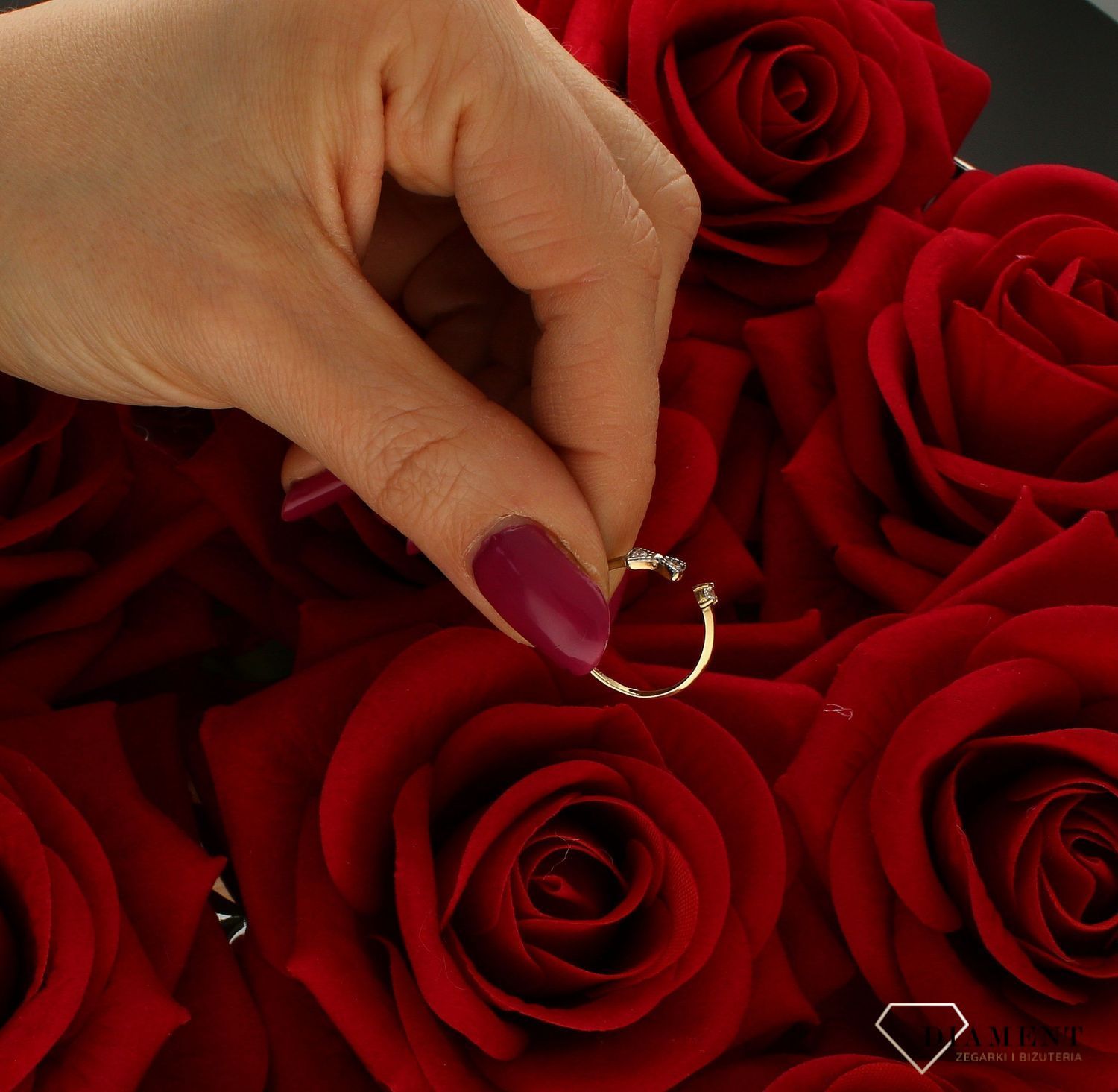 Złoty pierścionek damski 333 Kokardka rozmiar 13 DIA-PRS-9218-333.  Pierścionek na prezent z okazji rocznicy, jubileuszu, urodzi (4).jpg