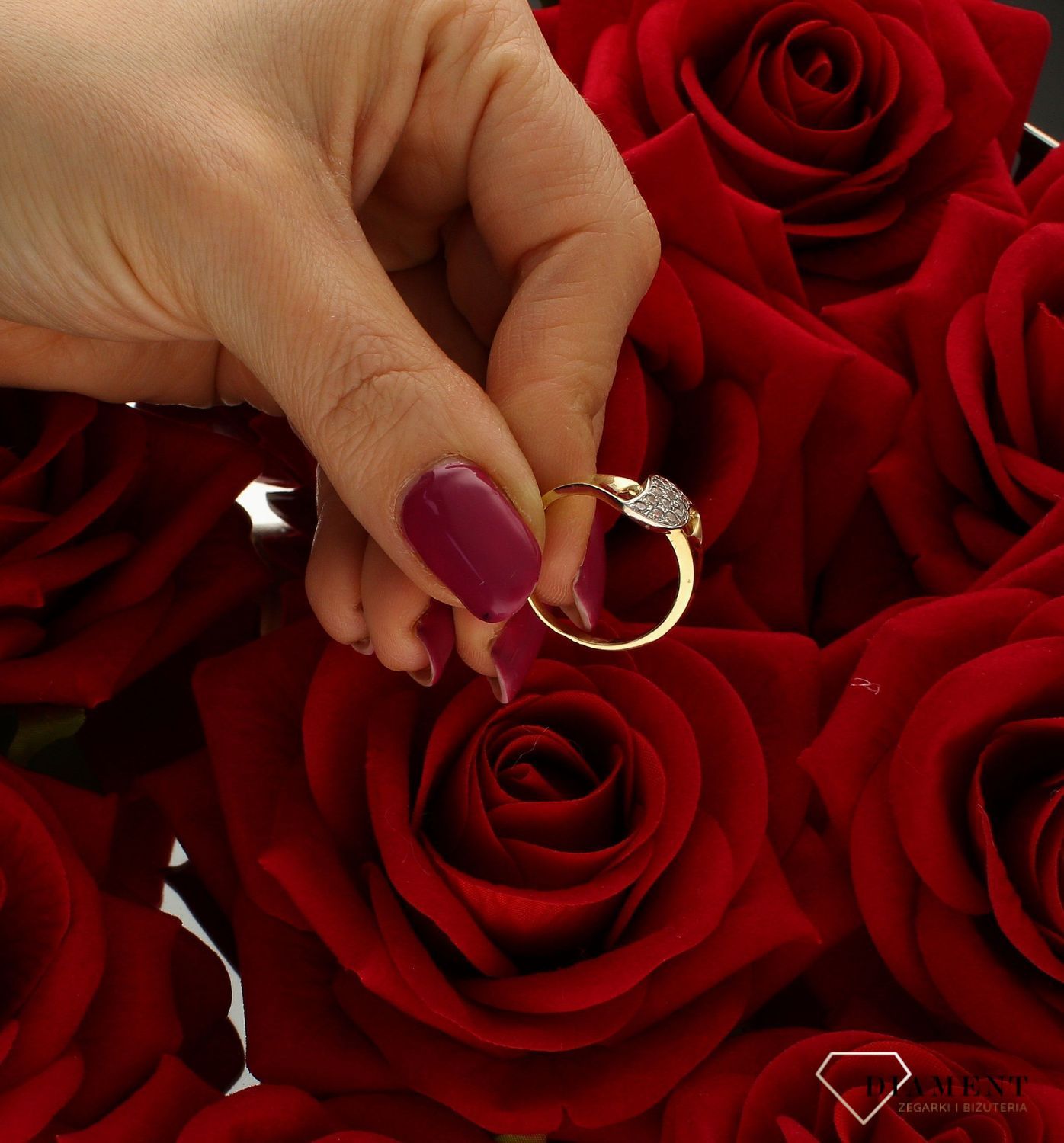 Złoty pierścionek damski Blask cyrkonii Białe Kamienie rozmiar 17 DIA-PRS-9224-585.jpg