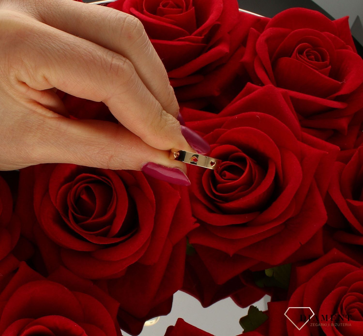 Złoty pierścionek damski 585 “Miłosna obrączka” rozmiar 16 DIA-PRS-9231-585. Przepiękny pierścionek podkreśli piękno wyjątkowyc1.jpg