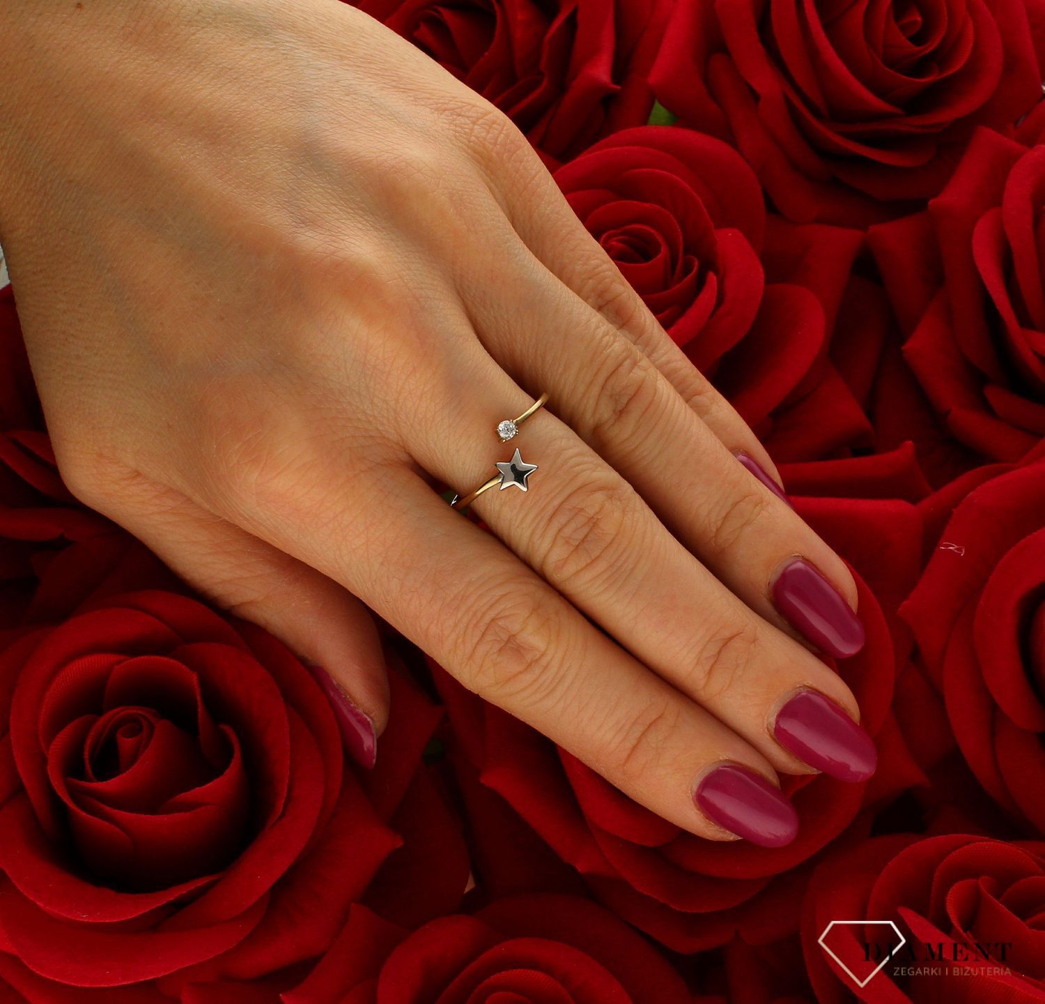 Złoty pierścionek damski 585 “Gwiazdka z nieba” rozmiar 18 DIA-PRS-9235-333. Pierścionek na prezent z okazji rocznicy, jubileusz.jpg
