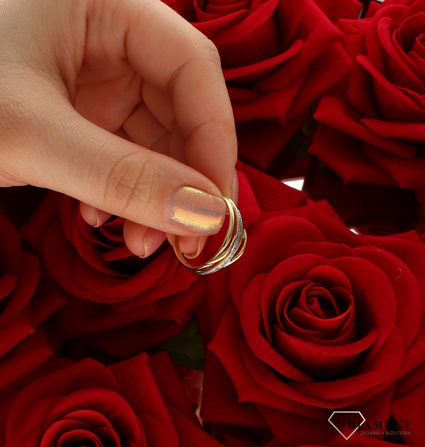 Złoty pierścionek damski 585 Zaręczynowy wzór rozmiar 22  DIA-PRS-9247-585  to złoty damski pierścionek wykonany z wysokiej próby białego i żółtego złota 585. Idealna biała cyrkonia we wzorze zaręczynowym nadają pierścionkow (4).jpg