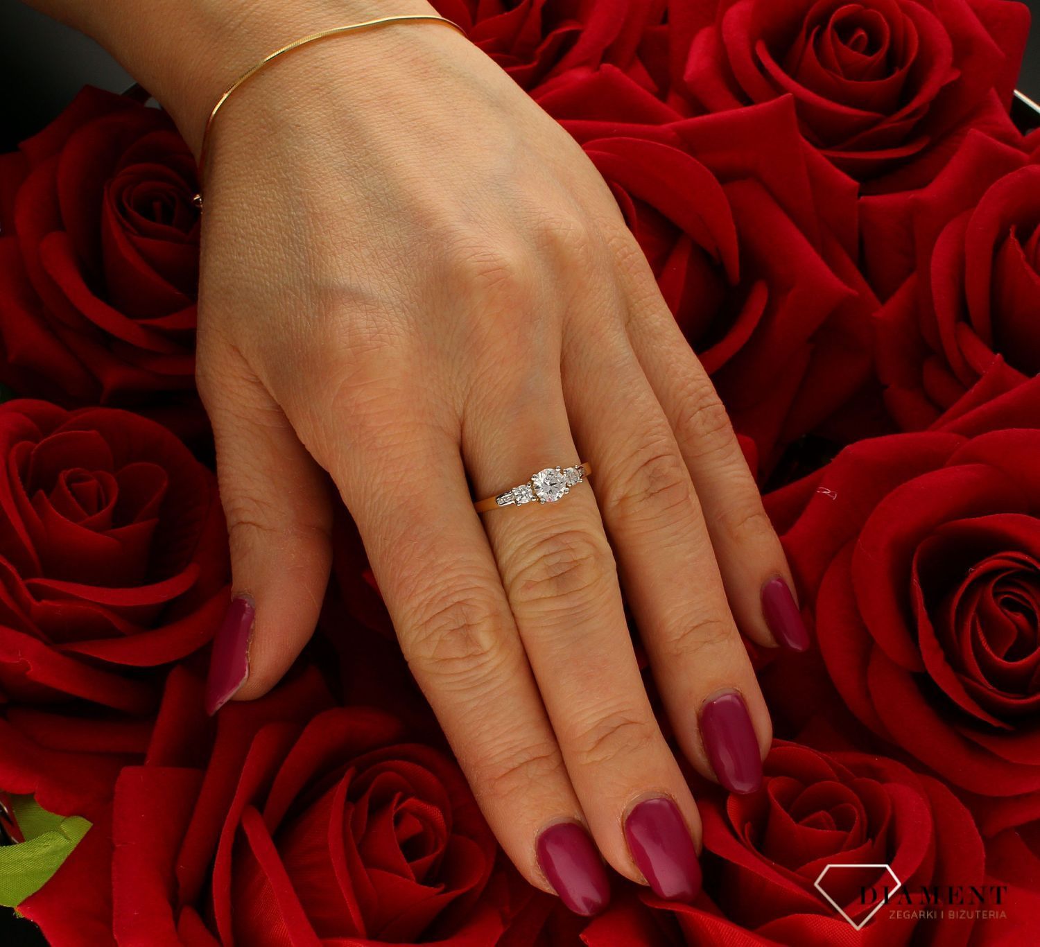 Złoty pierścionek 585 zaręczynowy wzór rozmiar 15 DIA-PRS-9253-585 (1).jpg