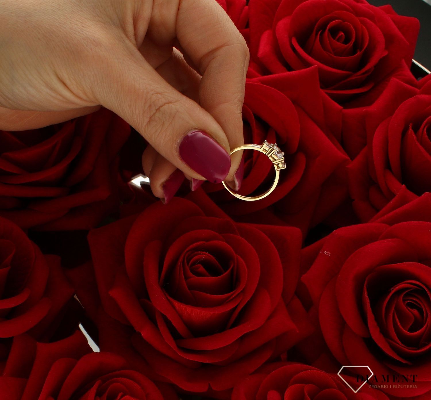 Złoty pierścionek 585 zaręczynowy wzór rozmiar 15 DIA-PRS-9253-585 (1).jpg