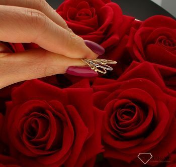 Zestaw trzech pierścionków Wzór kwiatka rozmiar 15 DIA-PRS-9257-585. Pierścionek będzie pięknym wyznaniem uczucia, można go poda (4).jpg