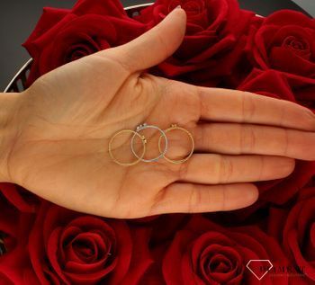 Zestaw trzech pierścionków Wzór kwiatka rozmiar 15 DIA-PRS-9257-585. Pierścionek będzie pięknym wyznaniem uczucia, można go poda.jpg