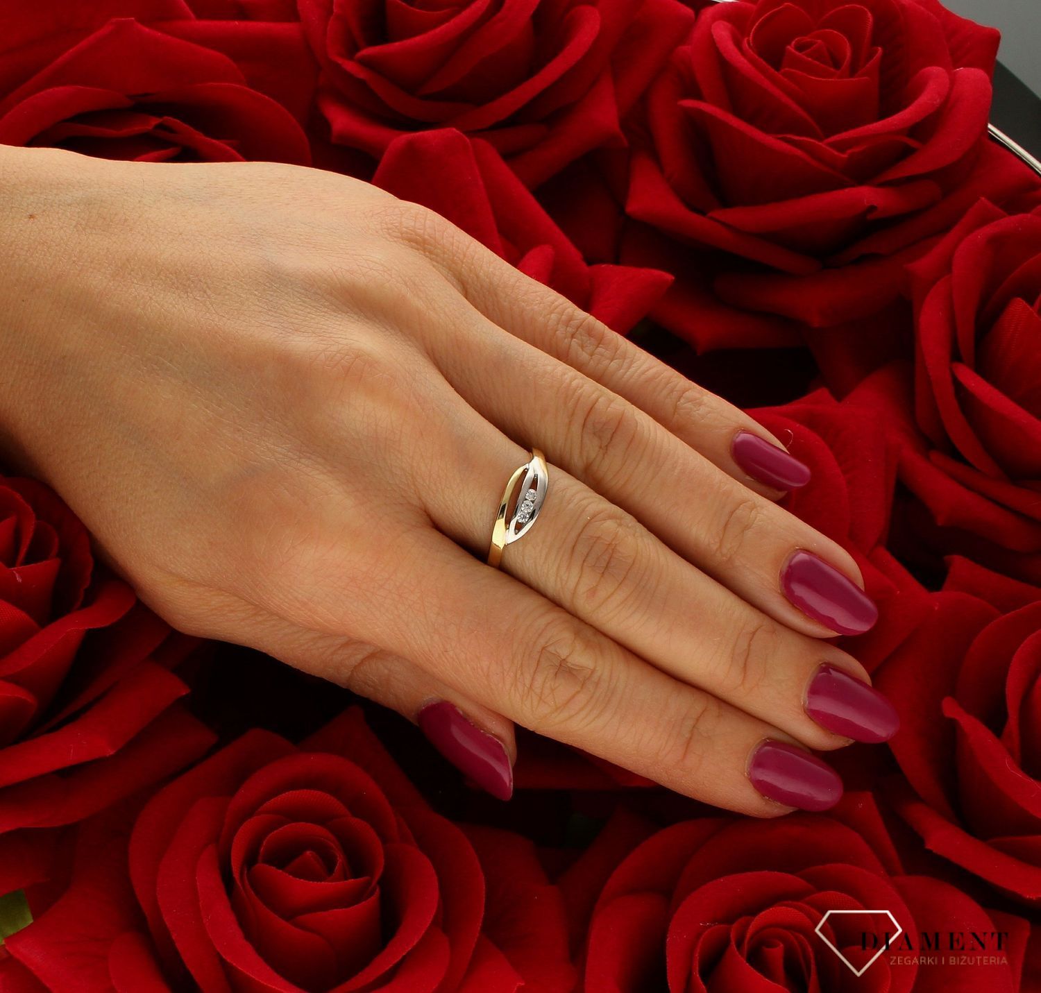 Złoty pierścionek damski 585 Elegancki dodatek rozmiar 16. Złoty pierścionek w eleganckiej odsłonie świetnie się sprawdzi na pre.jpg