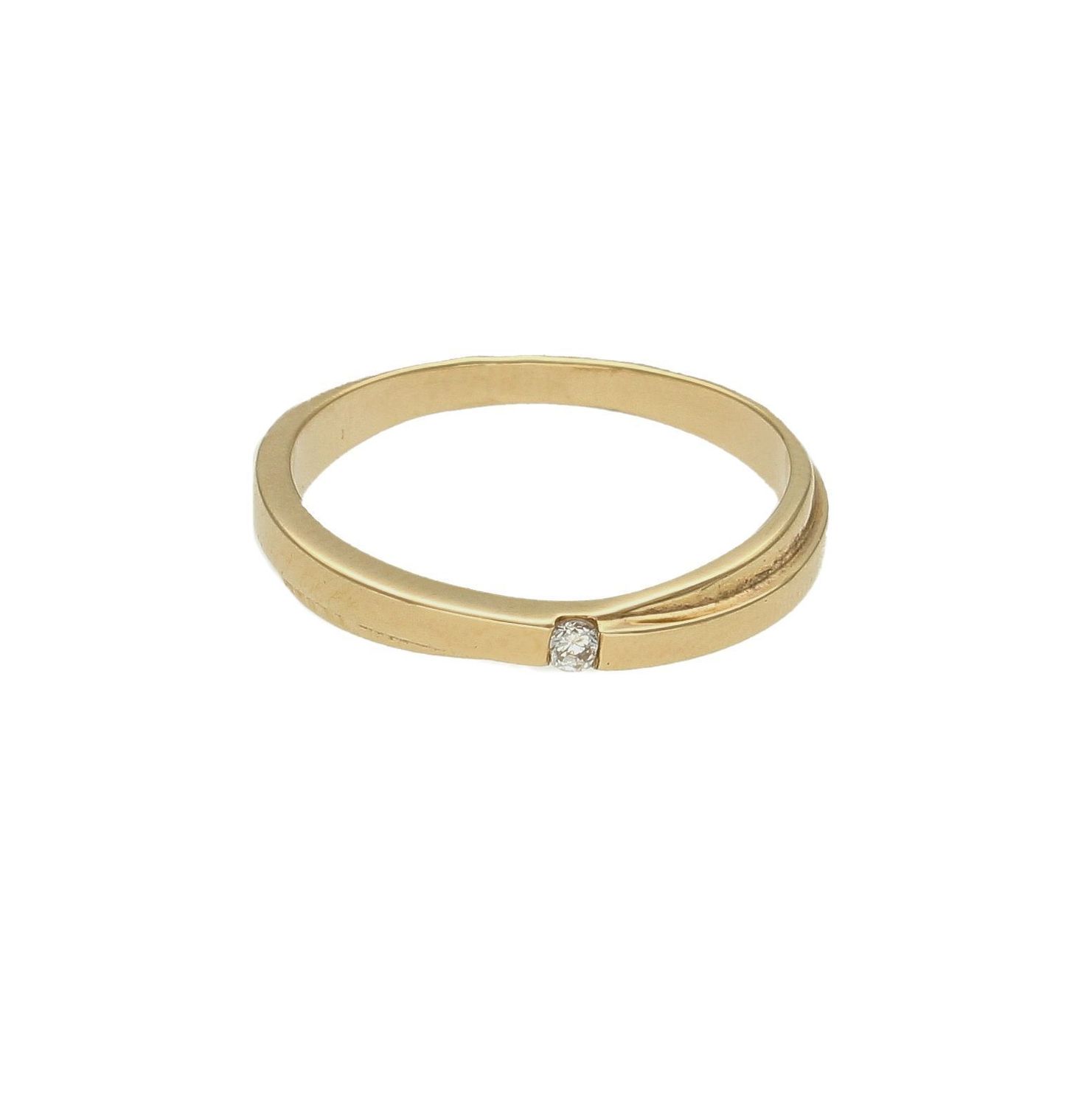 Złoty pierścionek damski 585 delikatny zaręczynowy wzór rozmiar 13 DIA-PRS-9320-585  to złoty damski pierścionek wykonany z wysokiej próby żółtego złota 585. Idealna biała cyrkonia we wzorze zaręczynowym nadają pierścionkowi (4).jpg