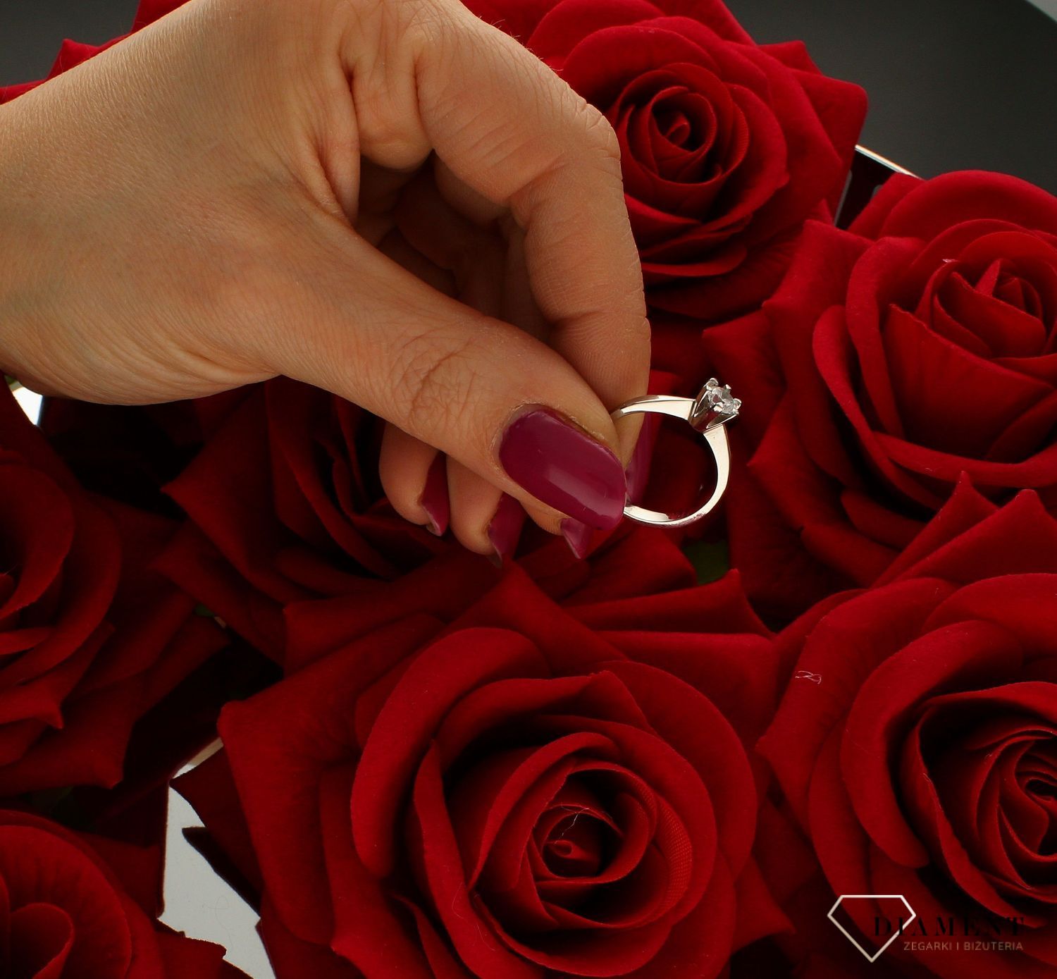 Złoty pierścionek damski Białe złoto Zaręczynowy wzór rozmiar 12 DIA-PRS-9324-585.jpg