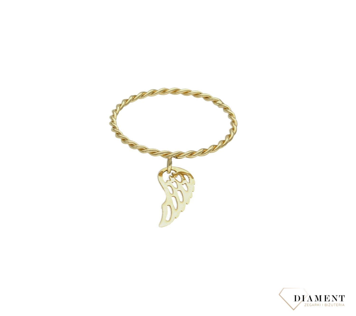 Złoty pierścionek 585 pleciony nowoczesny wzór ze skrzydełkiem rozmiar 11  to złoty damski pierścionek wykonany z wysokiej próby złota 585. Idealna zawieszka w kształcie skrzydełka nadają pierścionkowi nowoczesnego wyglądu ( (4).jpg