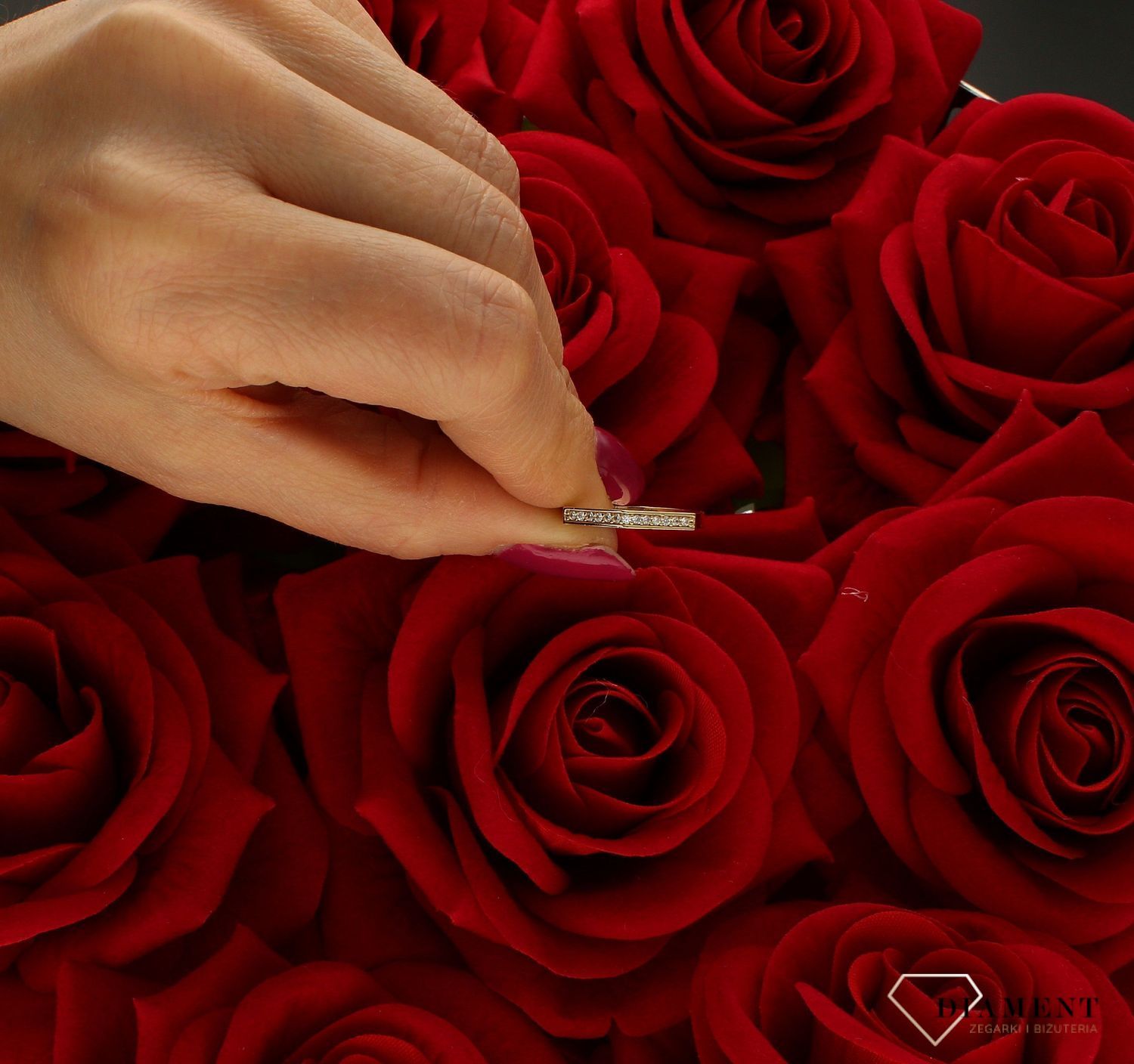 Złoty pierścionek damski 585 nowoczesny wzór rozmiar 11 DIA-PRS-9330-585. Pierścionek złoty dla ukochanej kobiety. Pomysł na pre.jpg