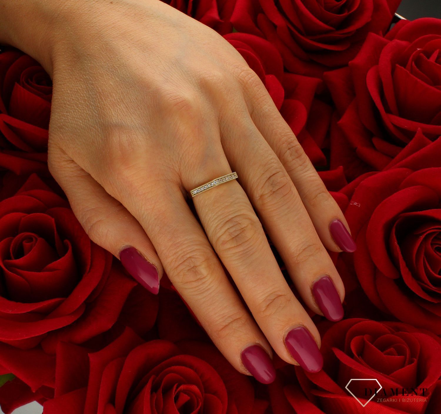 Złoty pierścionek damski 585 nowoczesny wzór rozmiar 11 DIA-PRS-9330-585. Pierścionek złoty dla ukochanej kobiety. Pomysł na pre.jpg