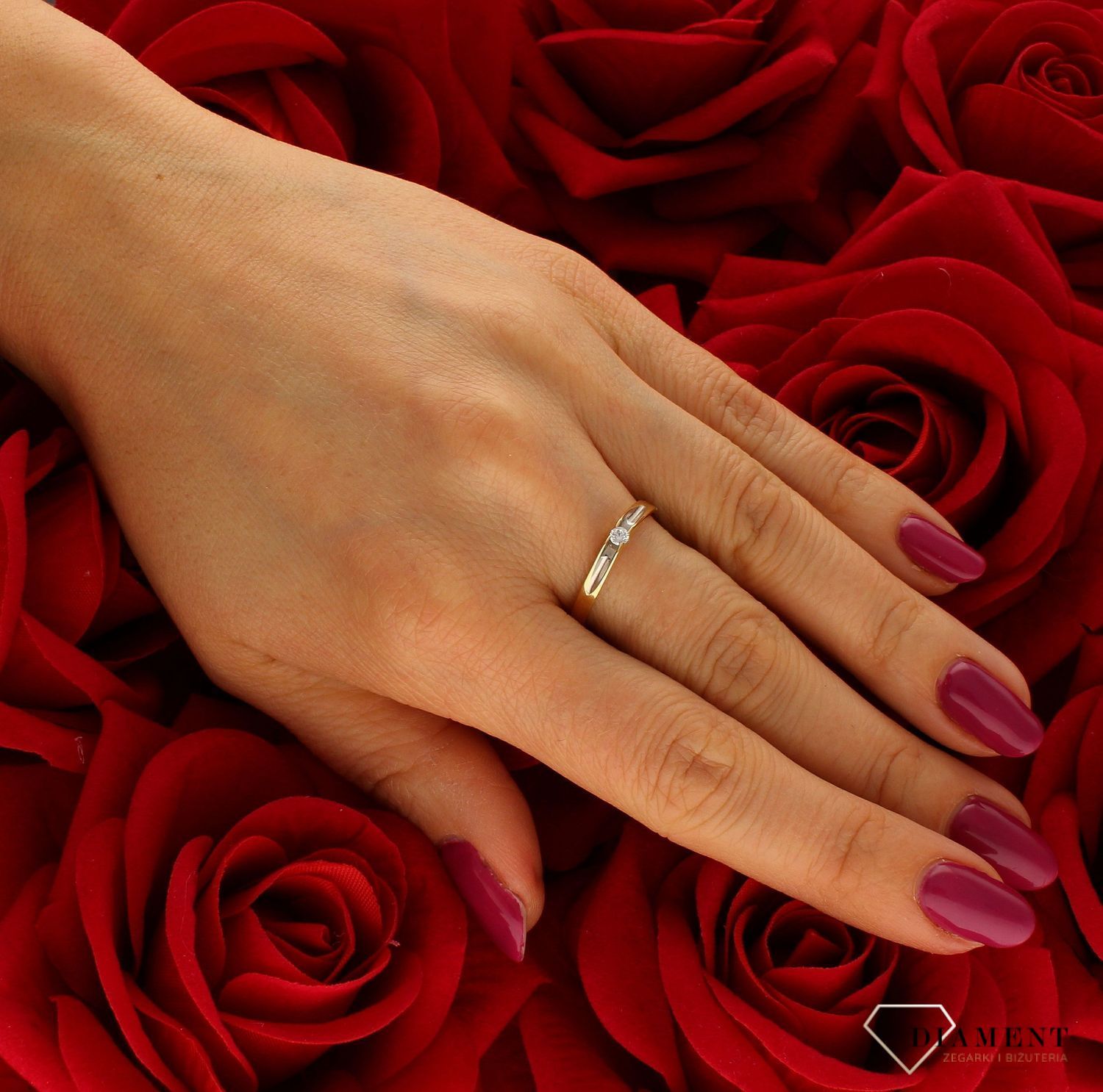 Złoty pierścionek 585 zaręczynowy z białą cyrkonią rozmiar 17 DIA-PRS-9356-585. Ponadczasowy wzór inspirowany ikonami sztuki jub (2).jpg