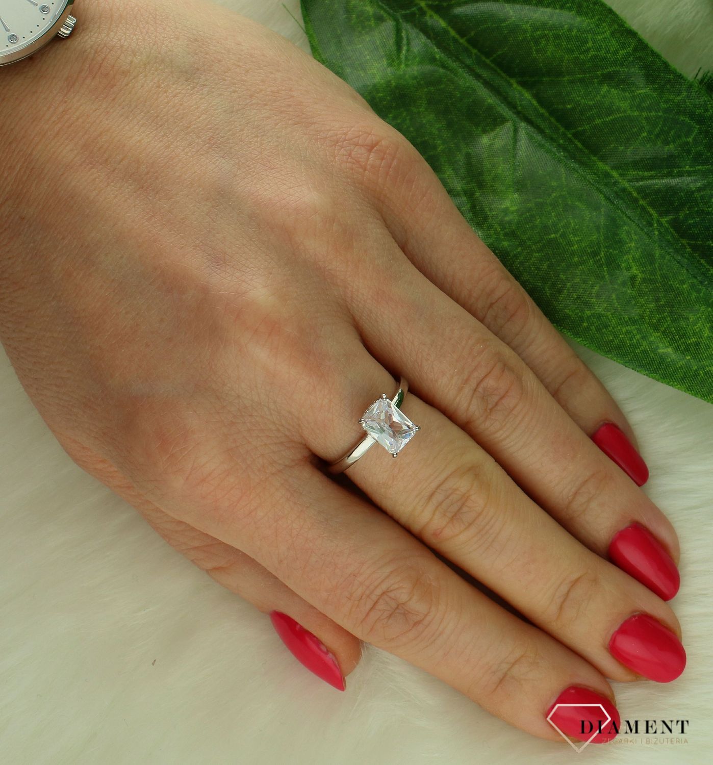 Srebrny pierścionek damski 925 z prostokątną cyrkonią DIA-PRS-9625-925.jpg
