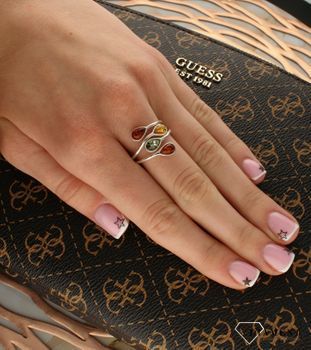 Srebrny pierścionek damski 925 z kolorowym bursztynem bałtyckim DIA-PRS-9931-925. Srebrne pierścionki na prezent dla kobiety. Srebrny pierścionek z kamieniem. Srebrny pierścionek dla kobiety z bursztynem (1).jpg