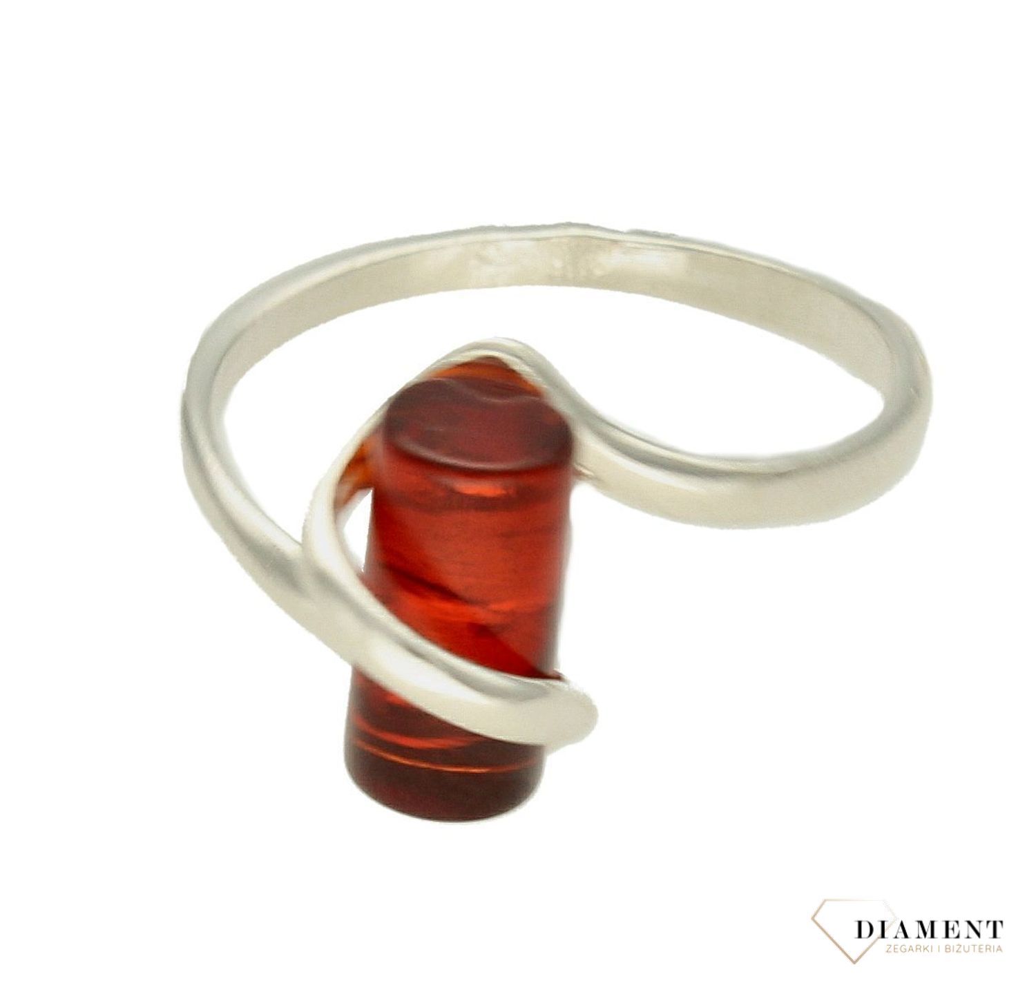Srebrny pierścionek damski 925 z walcowatym koniakowym bursztynem bałtyckim DIA-PRS-9952-925. Srebrne pierścionki na prezent dla.jpg