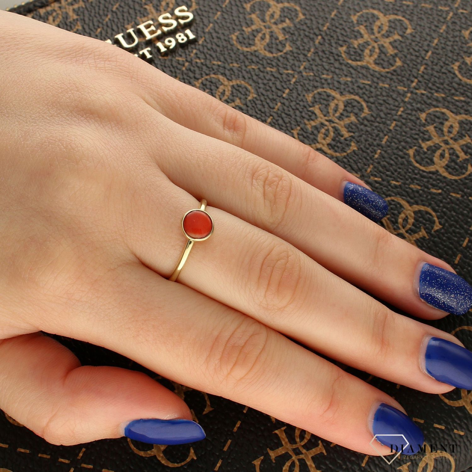 Złoty pierścionek z koralowym oczkiem DIA-PRS-BF2037-585 (1).jpg