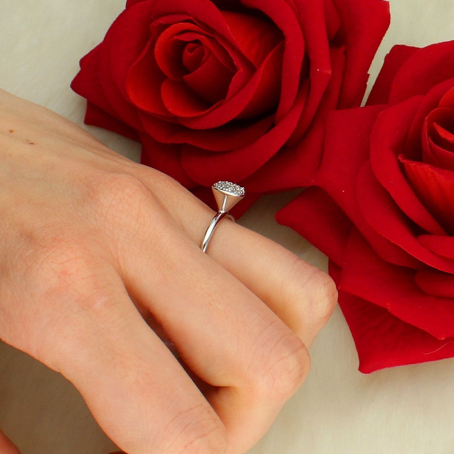 Srebrny pierścionek 925 z cyrkoniami – elegancki pierścionek z oczkiem 0,8 cm.jpg