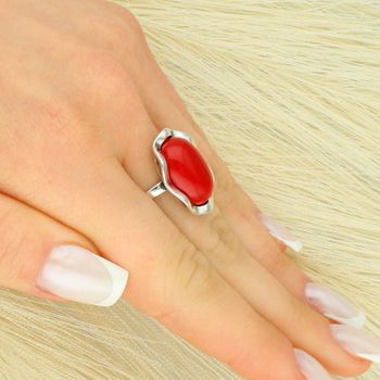 Srebrny Pierścionek z Naturalnym Koralem 925 – Efektowny Wzór Ag.jpg