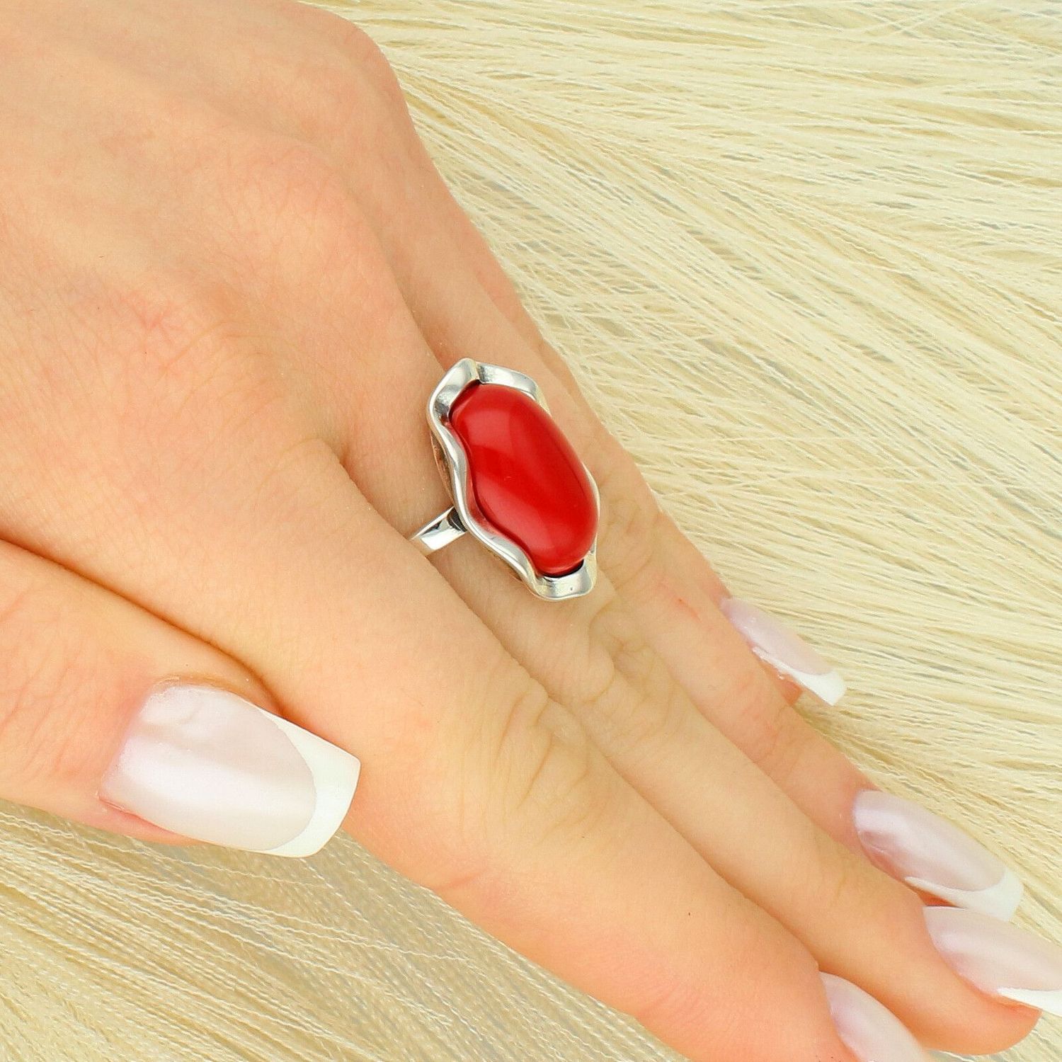 Srebrny Pierścionek z Naturalnym Koralem 925 – Efektowny Wzór piękny.jpg