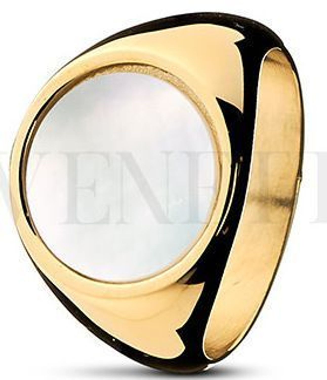 Pozłacany pierścionek damski ze stali szlachetnej z okrągłą masą jubilerską (1,5 cm). Elegancki design, szerokość szyny 4 mm. Idealny dodatek na co dzień i na prezent.11.jpg