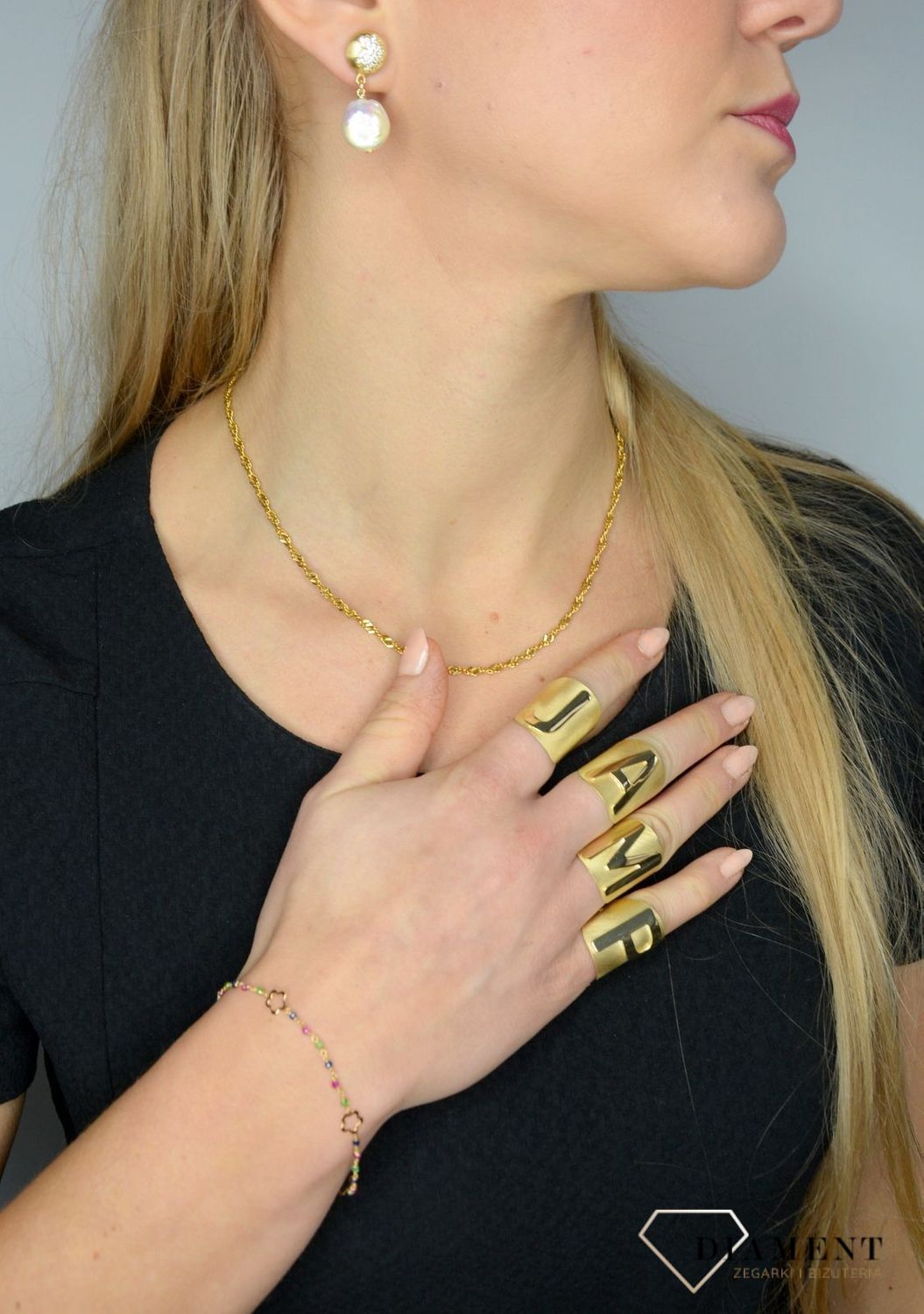 Szeroki pierścionek złoty 'Srebrna literka J' DIA-PRS-Z0461030-J-925.jpg