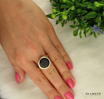Srebrny pierścionek Dall’Acqua pozłacany z dużym okrągłym onyksem DIA-PRS-Z4181044BLK-925 (1).jpg