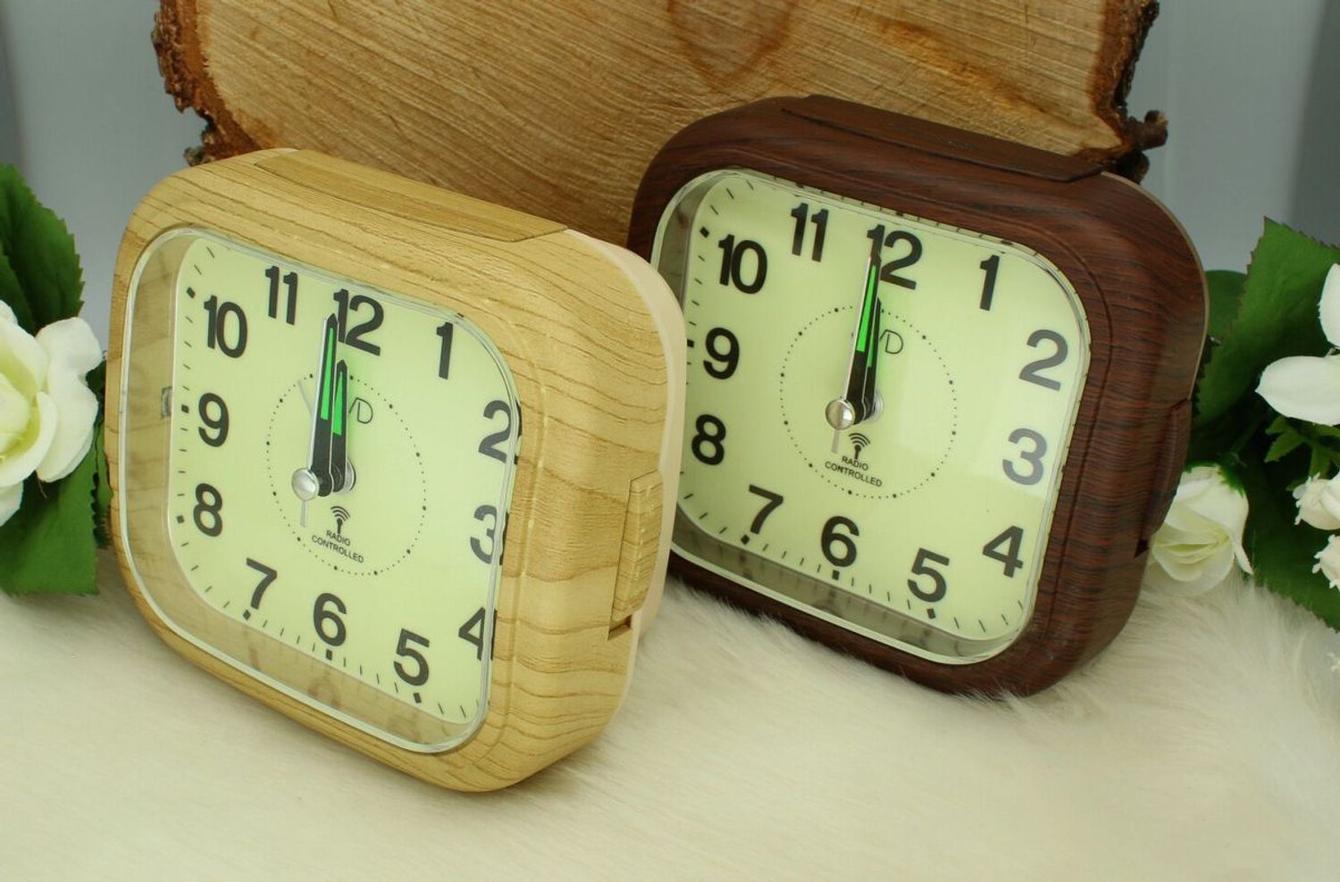 Budzik JVD RB1603.1 – radiowo sterowany, prostokątny, imitacja drewna, alarm, powtarzanie budzenia.jpg