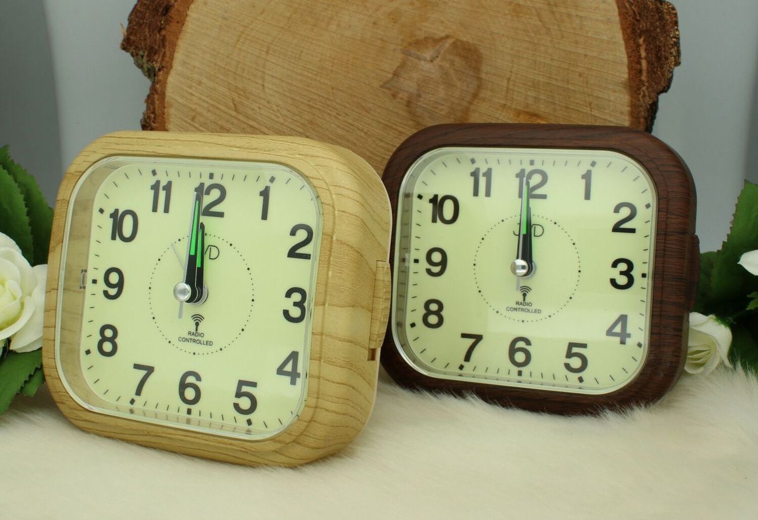 Budzik JVD RB1603.2 – radiowo sterowany, prostokątny, jasne drewno, alarm, powtarzanie budzenia.jpg