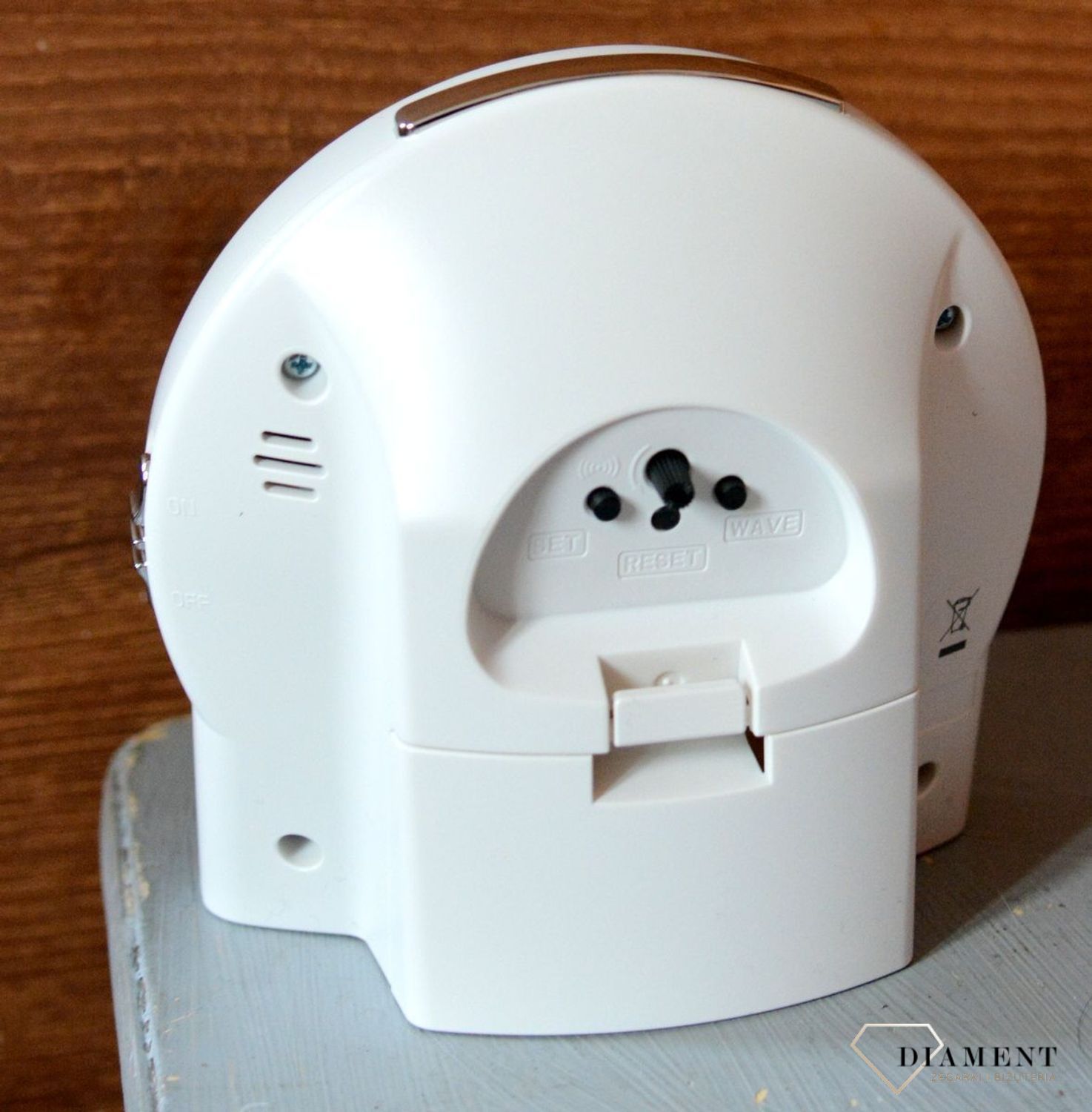 Budzik klasyczny JVD sterowany radiowo biały RB22.1 Zegar posiada 2 alarmy z funkcją drzemki, która trwa ok. 2 minut, maksymalna ilość powtórzeń funkcji snooze - 7 , dźwięk budzika jest narastający..jpg