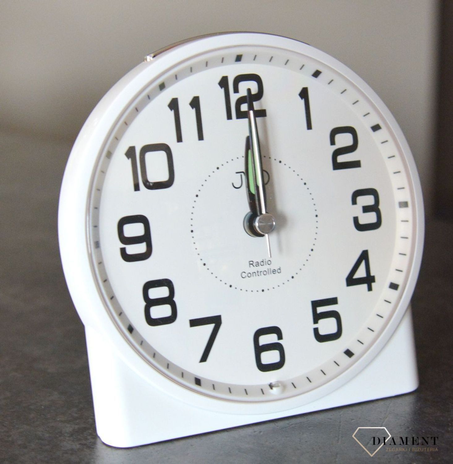 Budzik klasyczny JVD sterowany radiowo biały RB22.1 Zegar posiada 2 alarmy z funkcją drzemki, która trwa ok. 2 minut, maksymalna ilość powtórzeń funkcji snooze - 7 , dźwięk budzika jest narastający..jpg