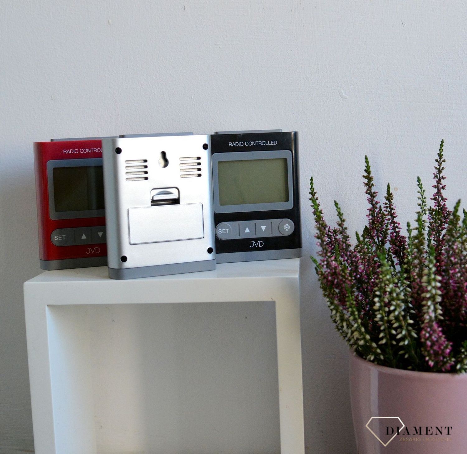 Budzik Radio Controlled czerwony RB31.2, 5 alarmów, Zegar sterowany radiowo. Możliwość powieszenia na ścianie. RB31.2.jpg