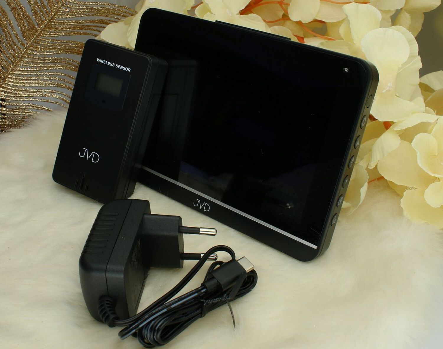 Stacja pogody JVD RB3409 – cyfrowy zegar radiowy z alarmem, termometrem i prognozą pogody.jpg