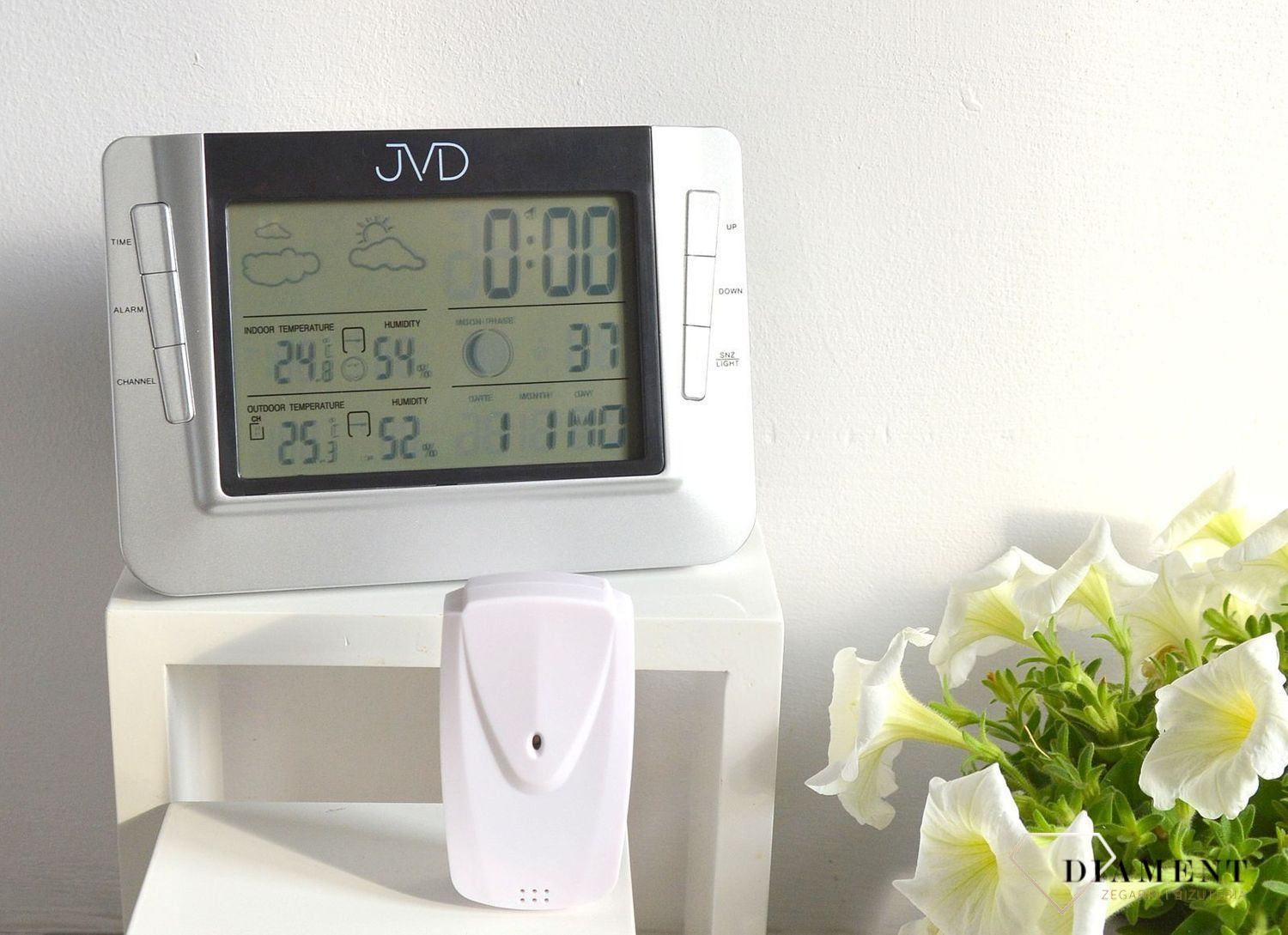 Stacja pogody JVD srebrna z fazami księżyca RB608.jpg