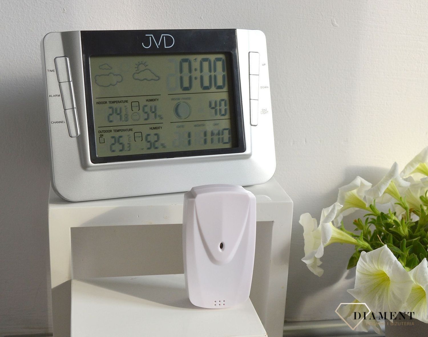 Stacja pogody JVD srebrna z fazami księżyca RB608.jpg