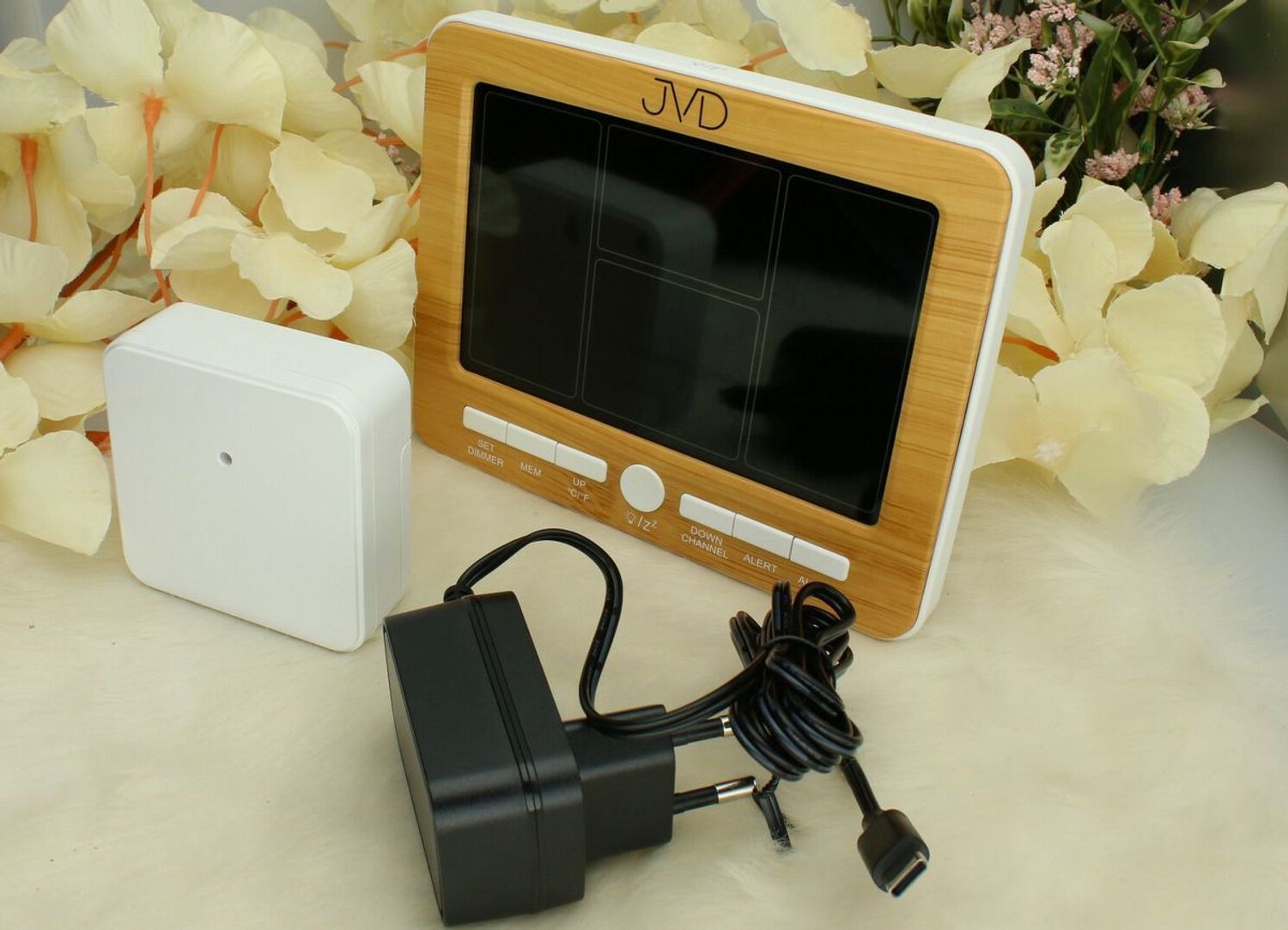 Stacja pogody JVD RB6685.2 – zegar radiowy, termometr, higrometr, budzik, drewno.jpg