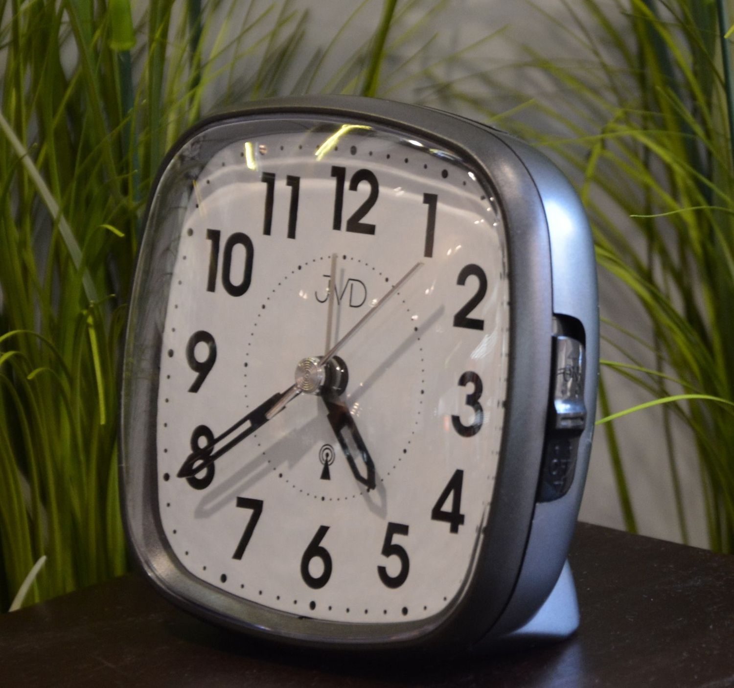 Budzik sterowany radiowo JVD RB871.2.jpg