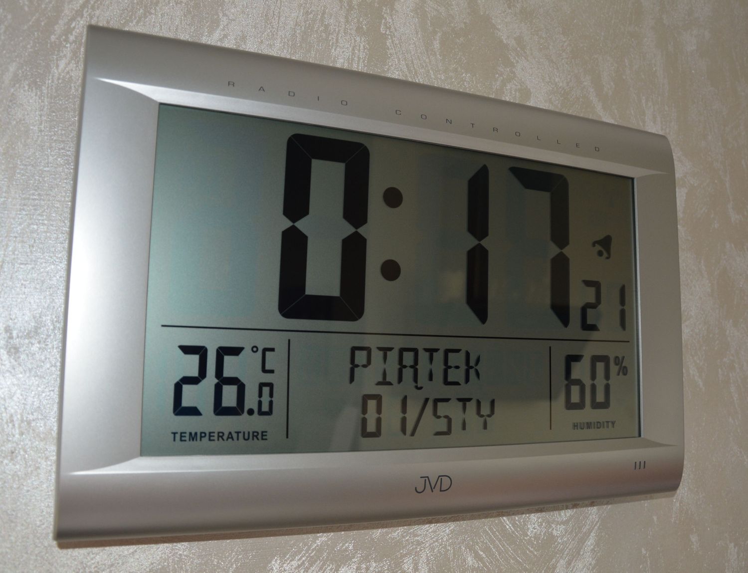 Zegar ścienny w kolorze srebrnym. Zegar sterowany radiem. Zegar sterowany radiowo. Zegar atomowy na biurko (8).JPG